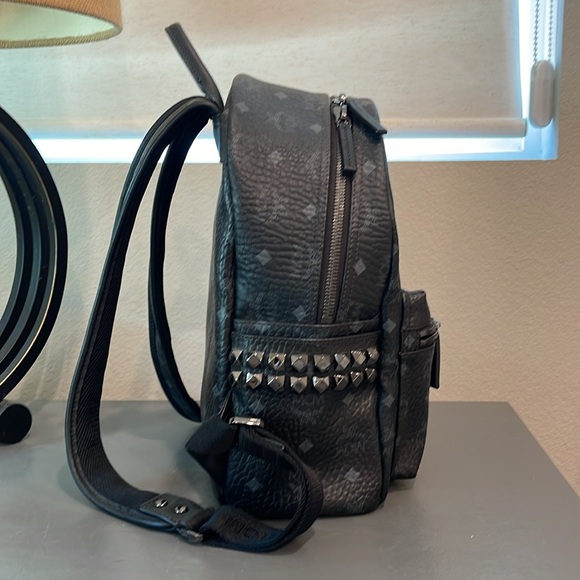 MCM Back Pack - Picture 3 of 11